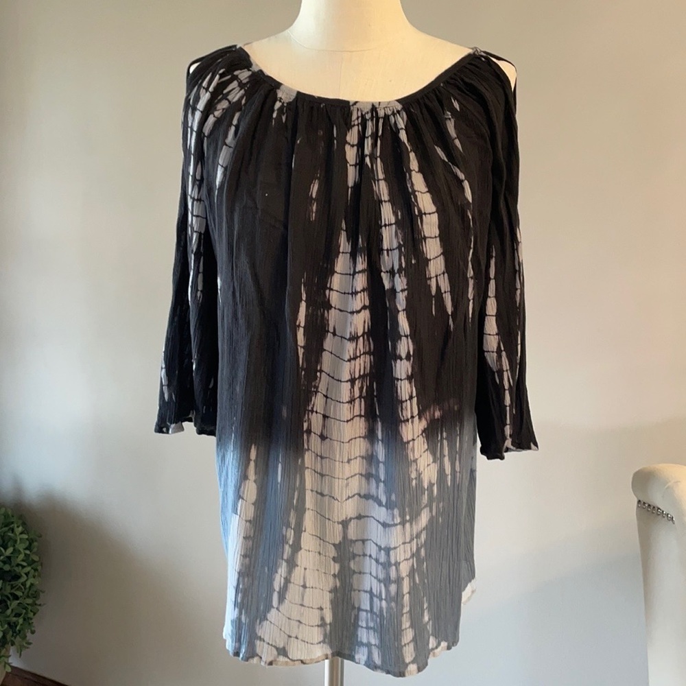 WORLD MARKET women’s on off shoulder 3/4 sleeve tunic top crinkled  M relaxed